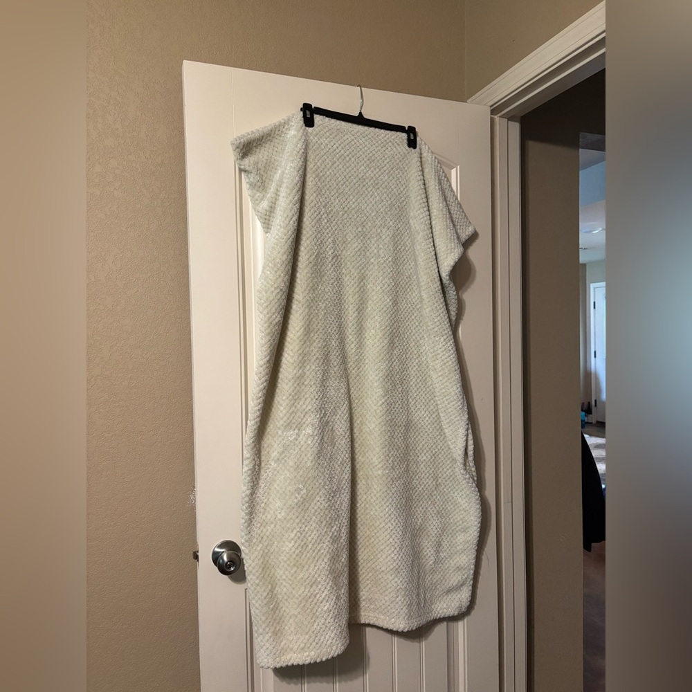 Cream Fuzzy Blanket